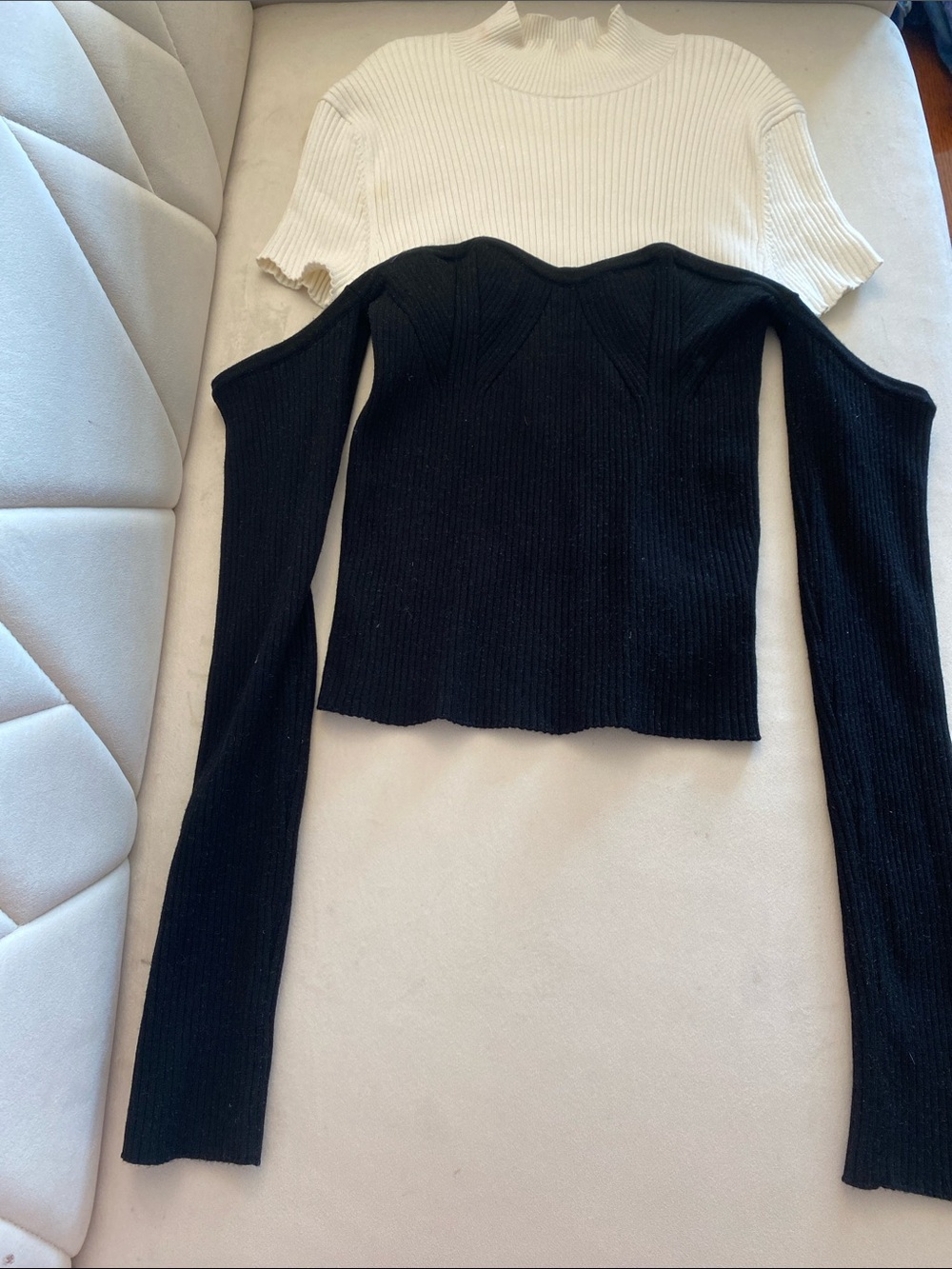 Women’s Cold-Shoulder Ribbed Knit Top - Black